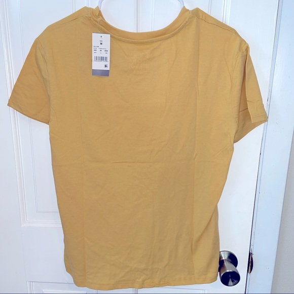 NWT. Dog Mom Short Sleeve Graphic T-Shirt. Medium. - Picture 6 of 6
